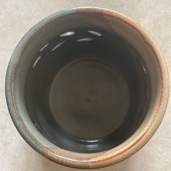 Handmade Pottery made on  Vancouver Island BC Signed by Artist Exc Shape - Picture 4 of 12